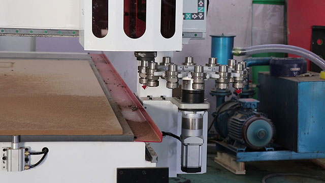 ATC CNC Router with 12KW Automatic Tool Changer Spindle